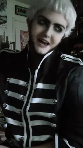 on chapter 24 of 'you werent meant to be human' and had to stop for a while. very hard book to read. // #emo #mychemicalromance #mcr #theblackparade #gerardway 