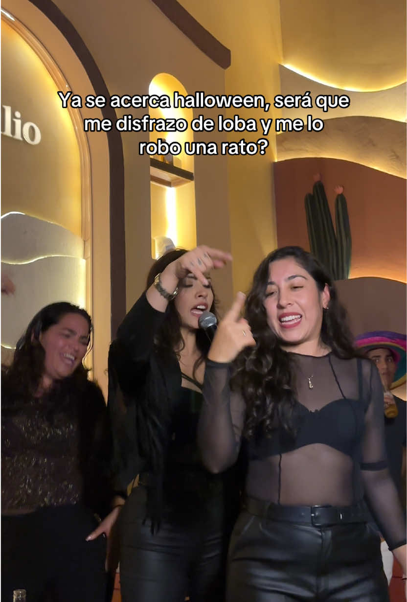 Será prudente?🎃💋 #fridamezcaltrujillo #girlsnight #restobar #humor 