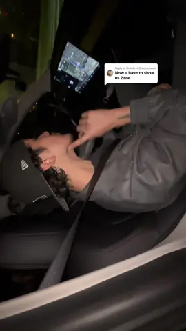 Replying to @Un1c0rnSC here yall go 😭 he’s single ladies 