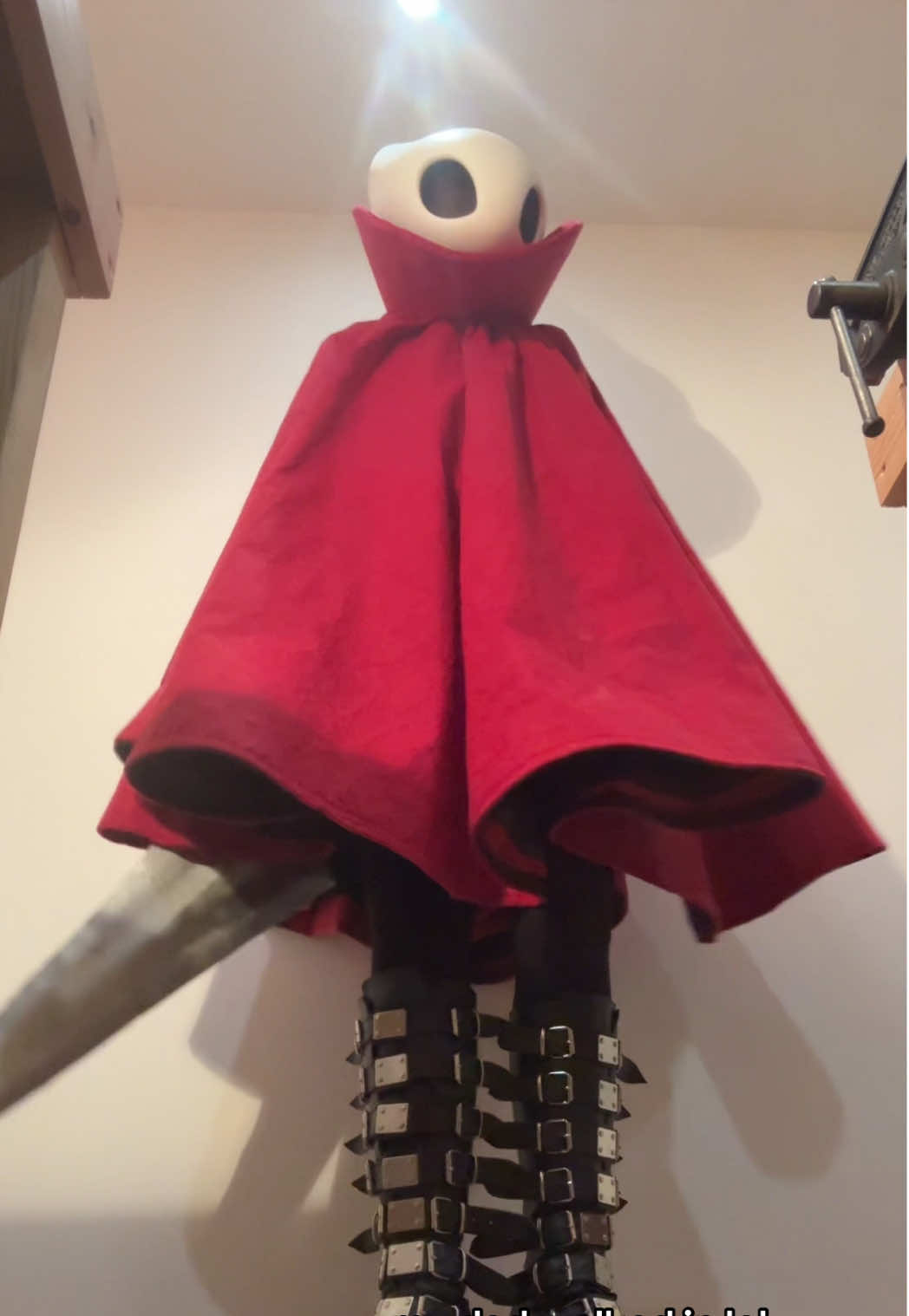 Draft of the silksong cosplay :))  lol my dad walked in on me, shoutout to him for letting me use his workshop lmaoo?! #hornet #cosplay #silksong #hollowknight #videogame 