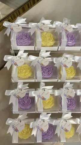 صابون جلسرين بأجمل الروائح  يكتب خلف كل ثيم 