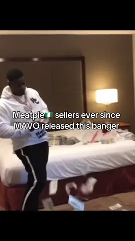 If your babe Dey sell meatpie this period better hold am tight o😫✌🏾#nigeriatiktok🇳🇬🇳🇬🇳🇬 #relatablecontent #memestiktok #goviral #mavo 