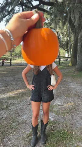 Pumpkin Patch outfits🎃🤍✨ @Jacy Lee @Kacy 