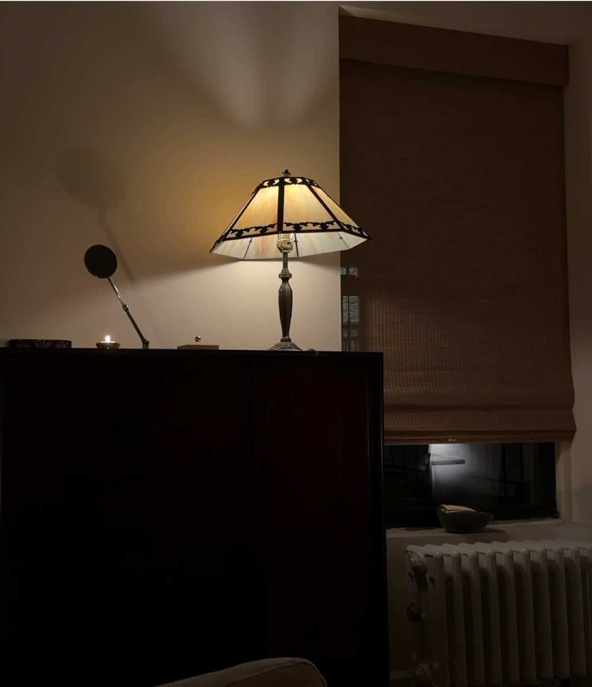 watching you #nycapartment #homedecor #interiordesign #livingroomdecor #lamp 