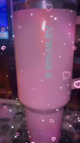 Had to get a new bigger cup and it’s so pretty #StanleyCup #sparkle 