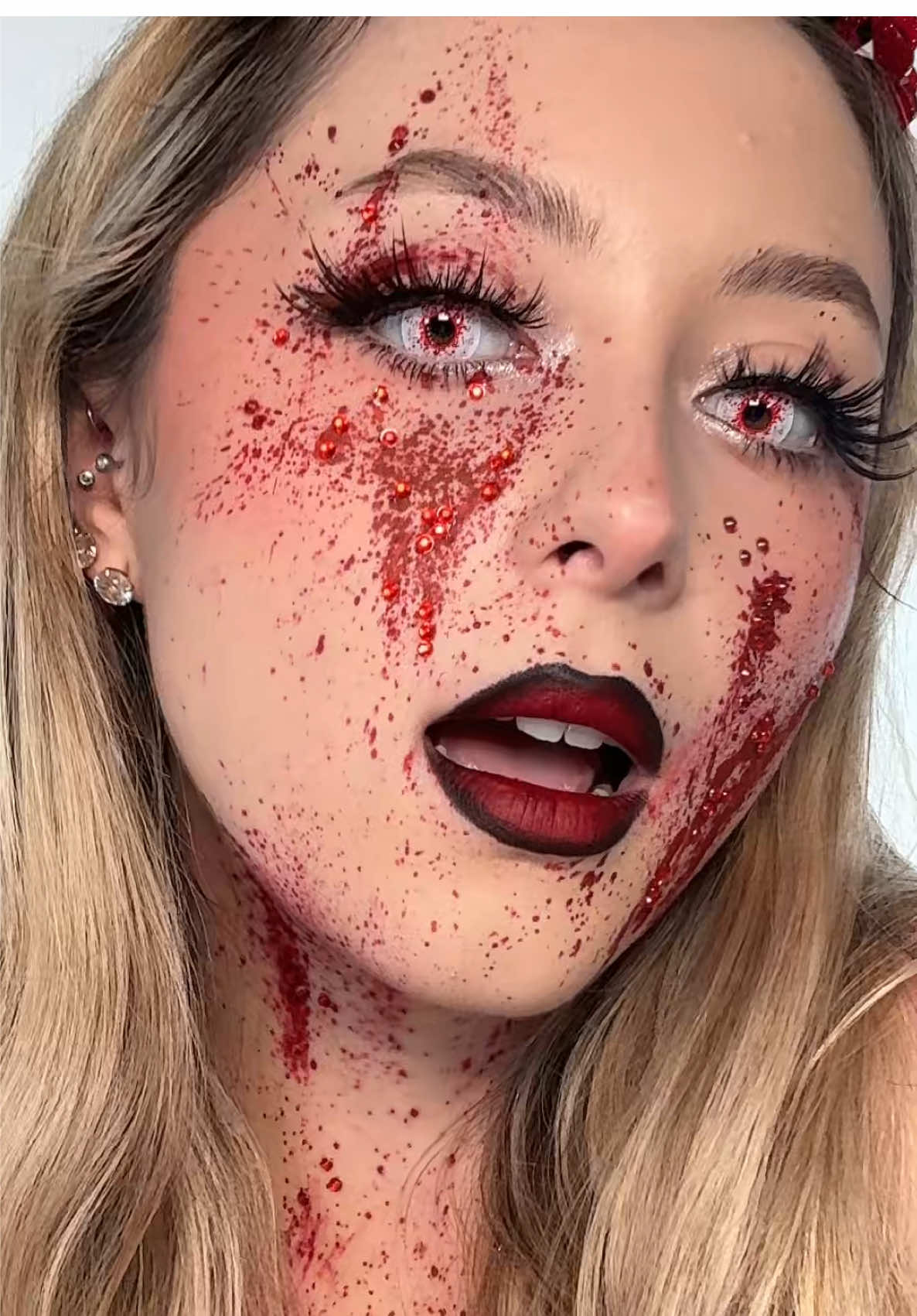 Last minute Halloween makeup🩸🖤 #makeupartist #creativemakeup #halloween #fypシ #halloweenmakeup 