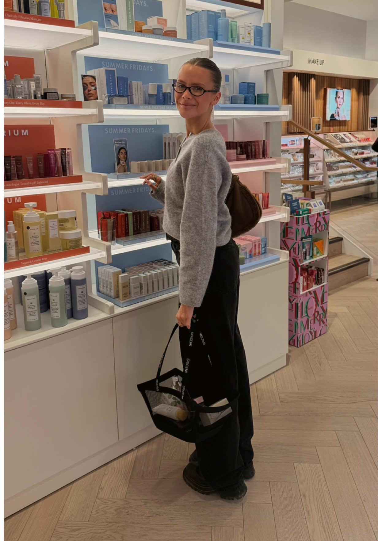 If you need help with Christmas gifts @SPACE NK has so many amazing gift sets that are SO nice! Amazing value for money & so many good brands to choose from! We love you SpaceNK🥹🤍🎄 ad #fyp #christmas 