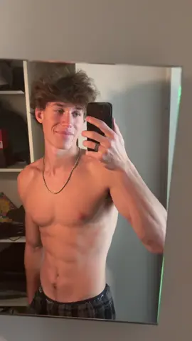 i’m shrinking #fyp #mirror