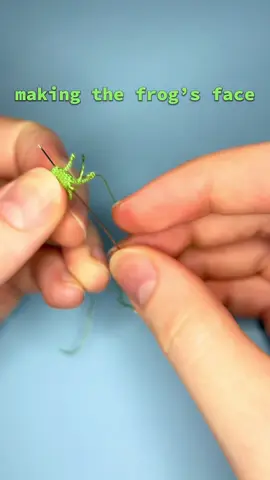 The second part took a long time to come out 😅 #microcrochet #miniature #tinythings #crochetfrog 