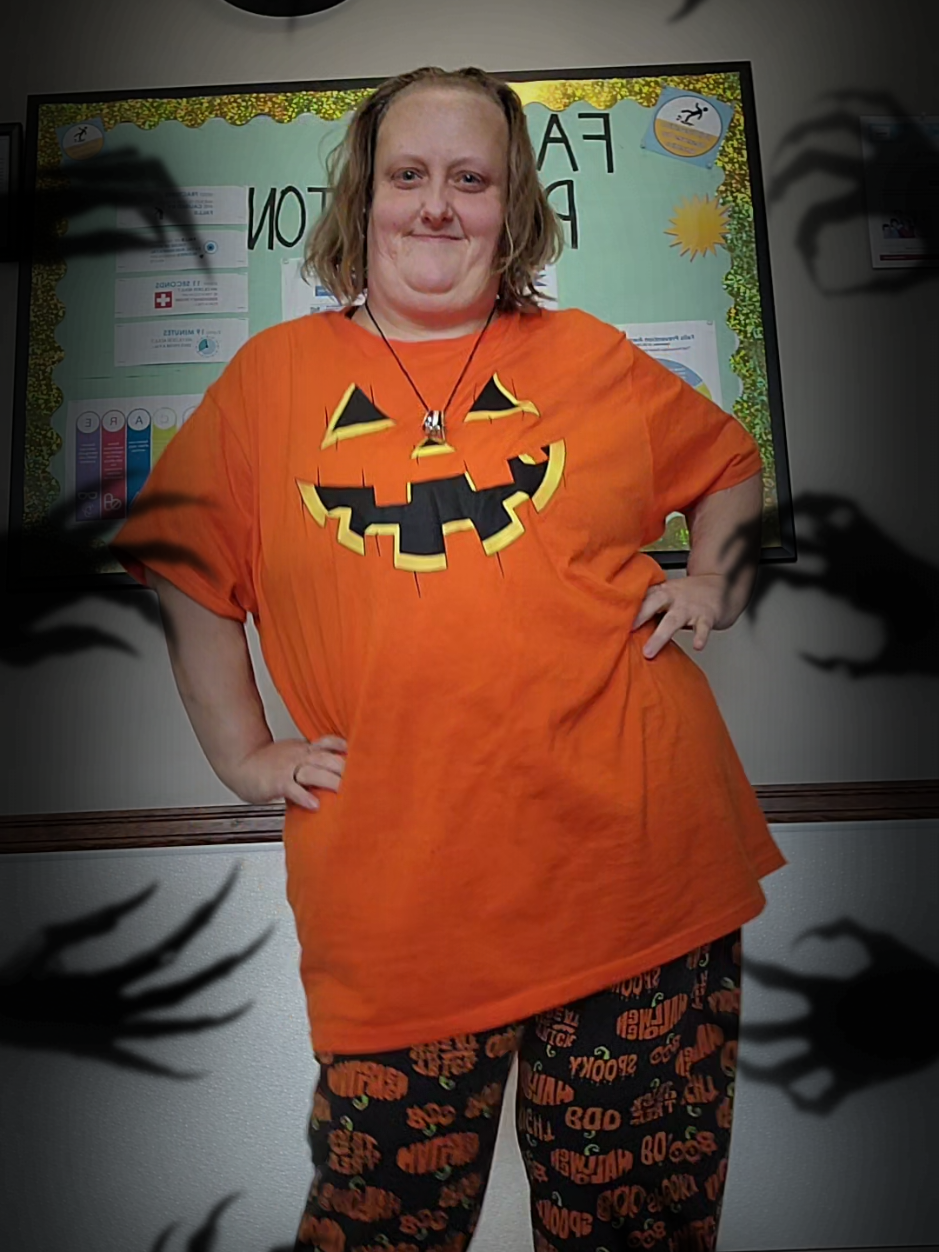 Spooky version of my dancy dance at dialysis 🎃  #spookyseason #mwahaha #bootuful #dialysis 