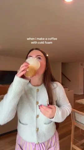 THE FOAM IS TOO GOODDD (i did a maple cinnamon) YUM ☕️ #coffee @Free People pants and  @abercrombie sweater 