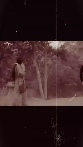 ياخذني الحلم و يدور سورة ماي ! ملت من شواطي الماي و عيونك گمر يا هيه ، ما لمت گمرنه بحور ... و انه بجفي الرمح تايهه و أتيه وياك ضيعني ، لذيذة الغربة عد بابك ! ولك يا هيه جرحني لذيذ الجرح طعمك بي ... يروحي البيك من شلهة سفينة نوح جنت وياك گبل الموت حفنة دم و أجيت وياك عگب الموت سر مذبوح أداويلك جرح بجروح .. أريدك تلجم جروحي غميجة و سرهه ما ينگاش غميجة جروحي موش جروح و أجيت أنشد طفل مصلوب عد بابك نسه جروحه و لوين يروح مشيني اعله حد السيف أگول افيش ونزف روحي حد الموت ... مايعثر جدم ويزل ولا يرجف ضلع بسكوت مشيني اعله غيمة صيف امطر دم واكلك فوت مشيني ولك يا هيه جرحني ولك يا هيه حاجيني مامش صوت هنيال الشمس تنزف ضواهه وتحترك وتموت وجروحي خشب تابوت واردن للحلم مجبور وياخذني الحلم ويدور وافتر زفة ويه الكَاع سباكَه بجنح مكسور وعيونك كَمر يا هيه تايه تايه وبسمانه يدور ينشد عن كحل وبخور ياروحي سمه ونهران شو صيري كحل وبخور للرايد كحل وبخور. !!!