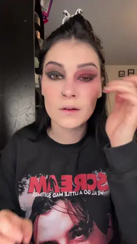 EYESHADOW TUTORIAL! #31daysofhalloween #mysteryjewlerygirl #trending #halloweencostume #mysteryjewelryjar 