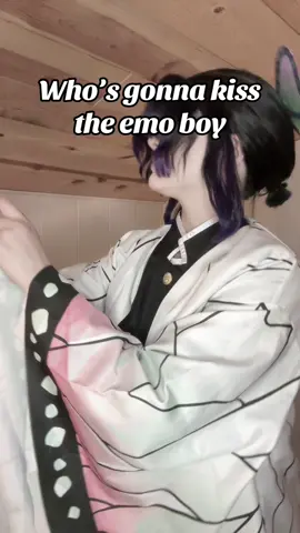 AWEEE SOOO CUTEEE!!! If only shinobu didn’t use wisteria 😔🥹#demonslayer #shinobu #anime #cosplayer #viral 