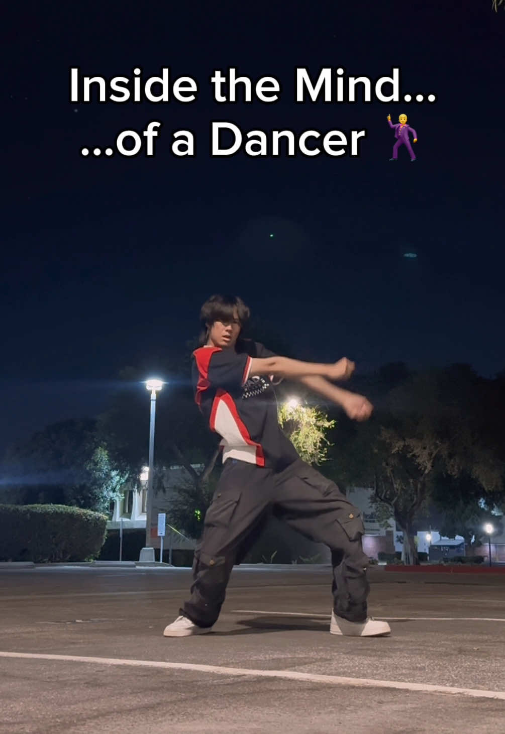 we gon celebrate cuz we finally did this dance 🎉😅 @Stray Kids 