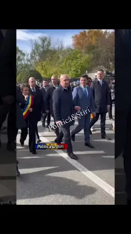 Huiduit la tot pasul, Bolojan mărturisește că nu e deranjat de furia oamenilor: „Sunt obișnuit!” #fyp #foryoupage #fyv #trending #buculeiion 