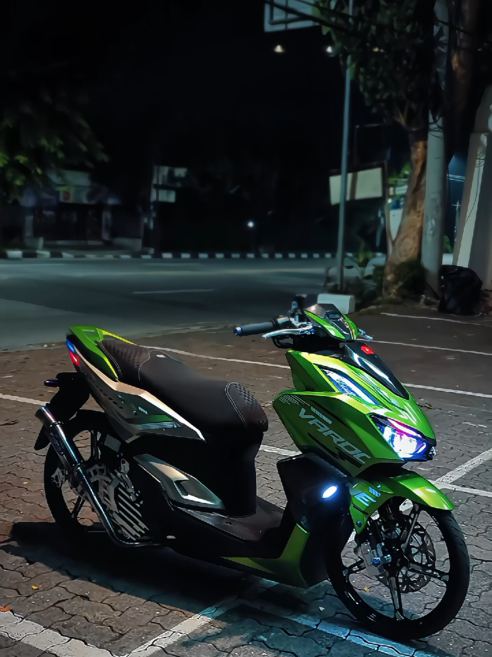 “Kata algoritma: sabar ya bang, belum waktunya FYP 🥲” #vario #vario160 #vario160modifikasi #vietnamstyle🇻🇳 #pengenfyp 