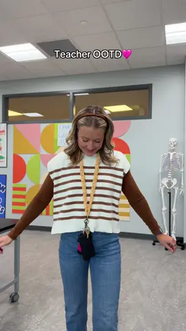 Happy Monday🩷  Sweater Vest @Hingeon5th  Long sleeve @nuuds  Jeans @abercrombie  Shoes @UGG®  Headband & laybard @Andi Accessories  #teacher #teachersoftiktok #teacherstyle #outfit #OOTD 