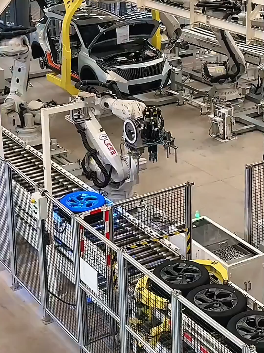 مصانع سيارات تُصنع بواسطة الروبوتات بدون تدخل بشري 🤖