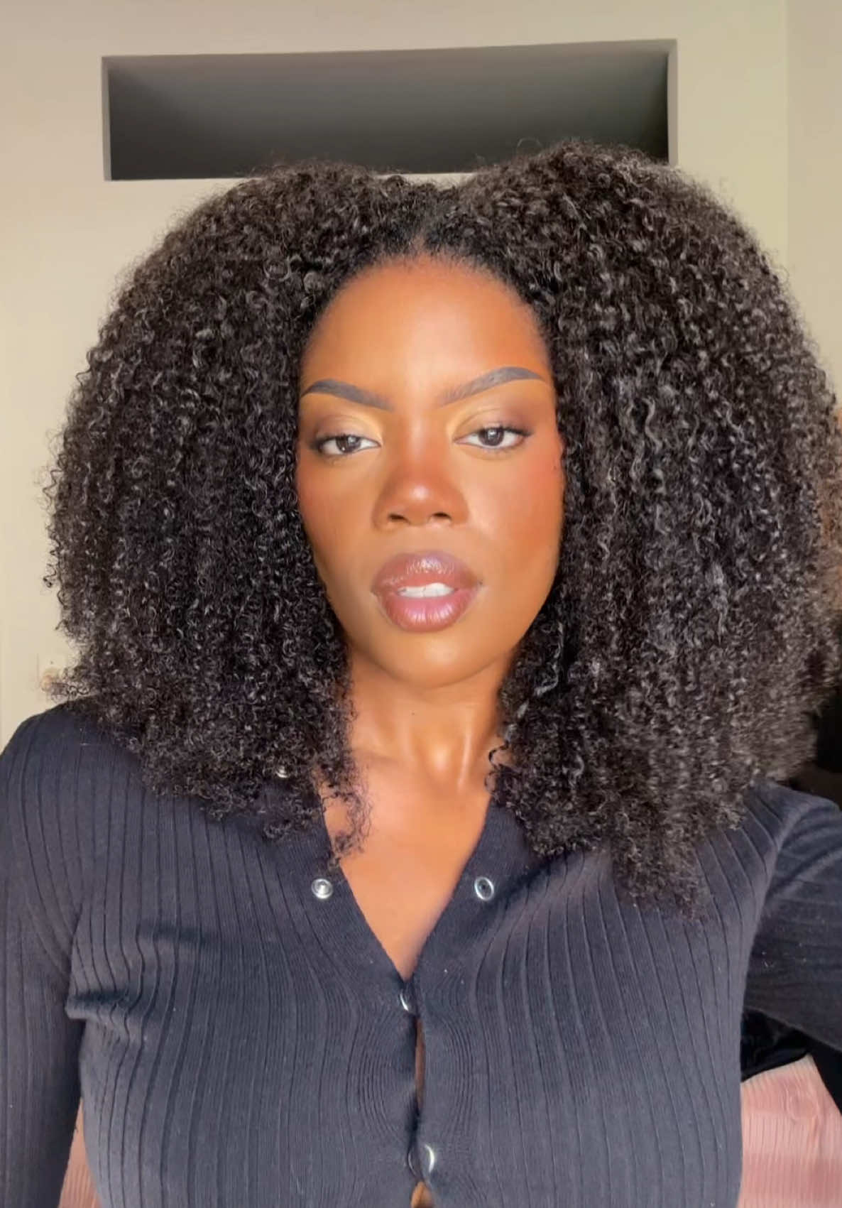 A moment for the hairrr, I’m obsessed!  #transition #hairtok #makeup #beauty #fyp 