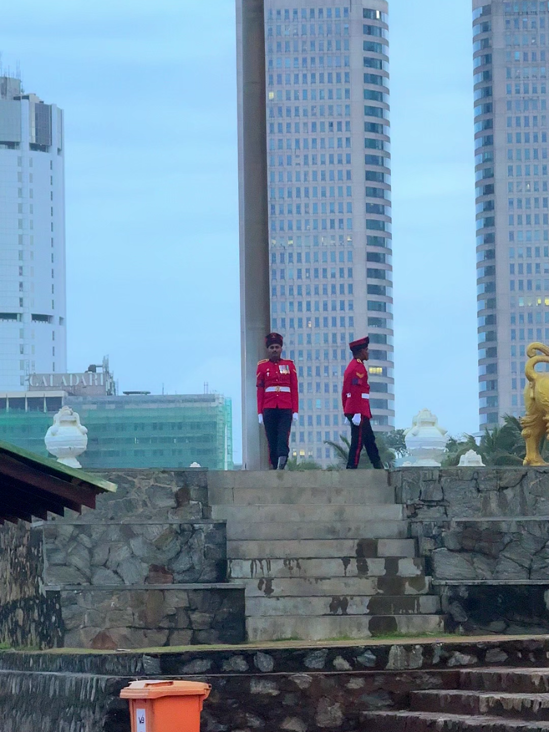 උදේට මේ වේලාවට ඔයා මෙතන නම් මේක ඇග හිරිවැටෙන දසුනක්!!!! 🇱🇰