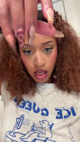 Not doing my make up all weekend and then on a random monday ✨