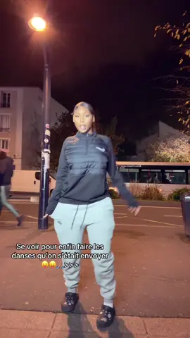 @𝑬🫥 toujours le bon mood 🤪🙏🏽#pr#prtyp #danse #bonmood✨ 