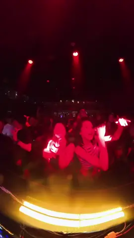 Timur kebarat selatan ke utara berjajar pulau pulau mari goyang jangan galau.. *Sc from yt toandfrobar #breakbeat #universityparty #infopartysemarang #basementgroove 