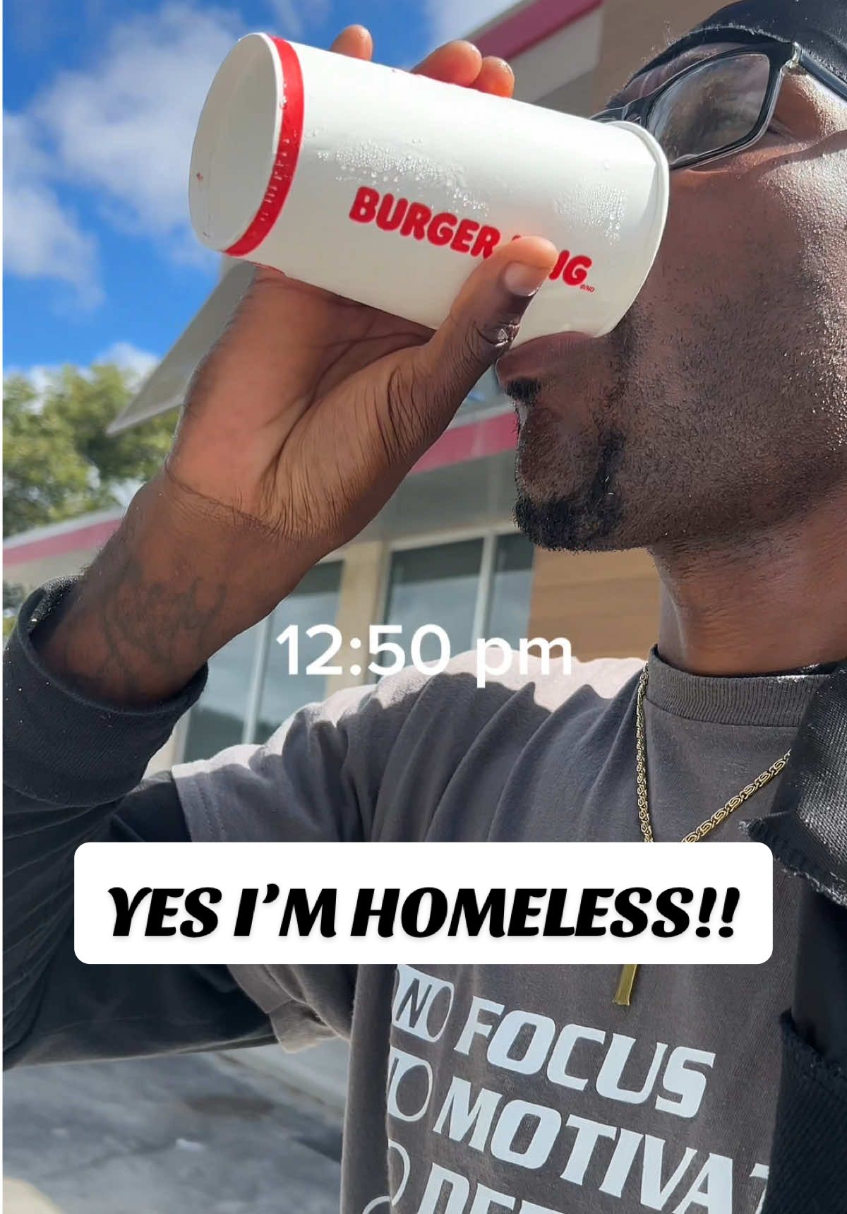 I’m homeless and this is a day in my life of a homeless man. Grinding to make it out of the struggle after resetting my life. And saving up for an apartment. #fyp #foryoupage #homeless #struggle #dayinmylife 