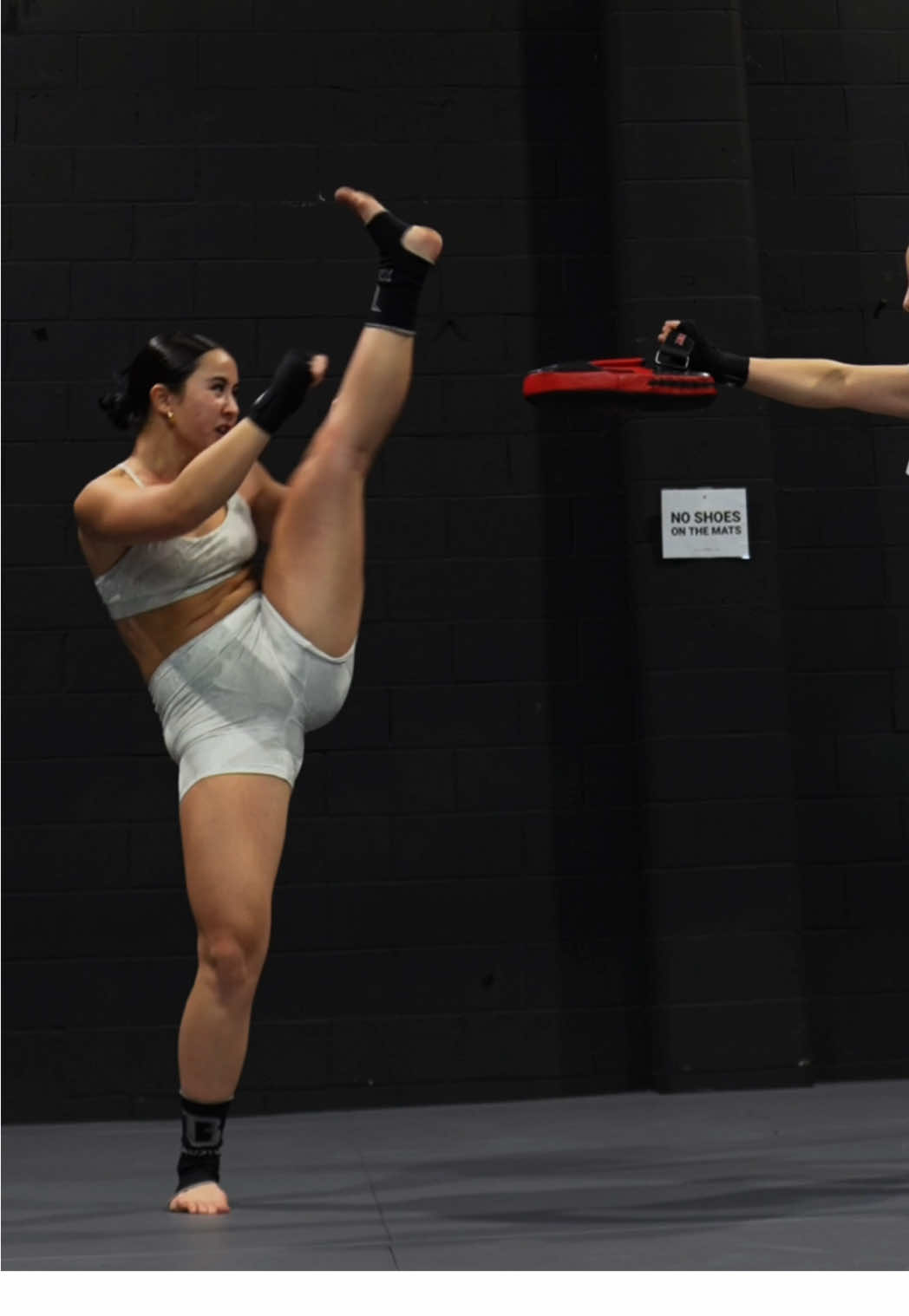 Friday night throwing limbs w/ my training bestie 💃🏽 wearing the new @YoungLA for Her Camo Urban sports bra [xs] + shorts [s] dropping October 30 12pm PST! Code SARUH to save 15% 🖤 #kickboxing #muaythi #kickboxingtraining #kickboxinggirl #muaythaitraining 