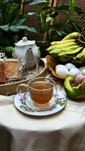 Thé gingembre et citronnelle 🍵 Comment vous tenez pendant le passage de l’ouragan Melissa ? 🤔 C’est moi en ce moment 😌 Que Dieu protège tout le monde 🙏 Et une tasse de thé bien chaude, c’est tout ce qu’il faut pour rester calme ☺️ @nikobayplezi  #alancave #fyp #melissa #haitiantiktok #thé     