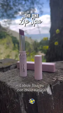 Bálsamo Labial Lip Spa 3 en 1 The One es uno de esos bálsamos que siempre está en mi bolso y que repito y repito porque lo tiene todo, ideal para esta temporada fresco, Frío o bajas temperaturas !!! Tus labios los tendras hidratados, rellena, protege los labios y además da un tono sutil...... Hay 3 tonos, aunque el tono Rapsberry que es el  más oscuro, no es exagerado para nada. Lleva además extracto de Algas Marinas que proporciona   Hidratación. Da un efecto relleno que estimula el colágeno y ácido hialurónico con Vitamina E y SPF 15. cual solicitaras Pink, Coral y  Raspberry pidete los 3 de una vez 😃🫦 #balsamolabial3en1 #labiosnutridosehidratados #consumointeligenteoriflame  #cuidadodelabios #consumoconconciencia 