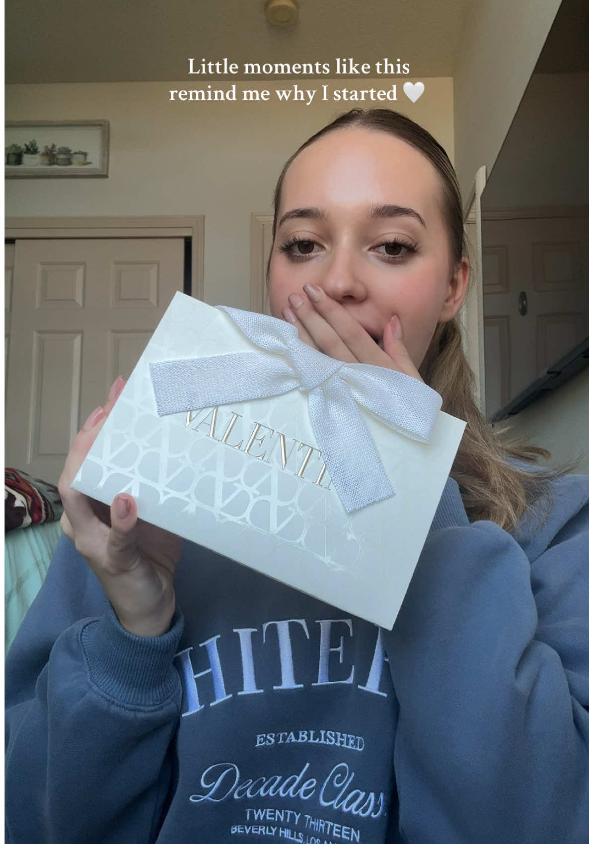 There’s something about moments like this that make me fall in love with creating all over again 🤍 thank you @Valentino.Beauty for the sweetest PR — romanticizing every bit of this journey ✨ Hashtags: #ValentinoBeauty #PRPackage #ContentCreator #FallingInLoveAgain     #creatorsearchinsights 