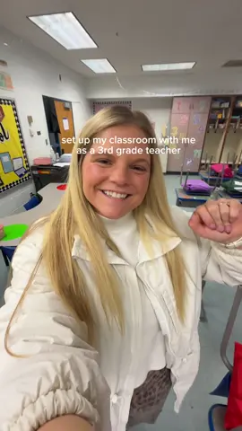 Mondays are always SO long 😴🤍 #teachersoftiktok #openmyclassroom #smallcontentcreator 