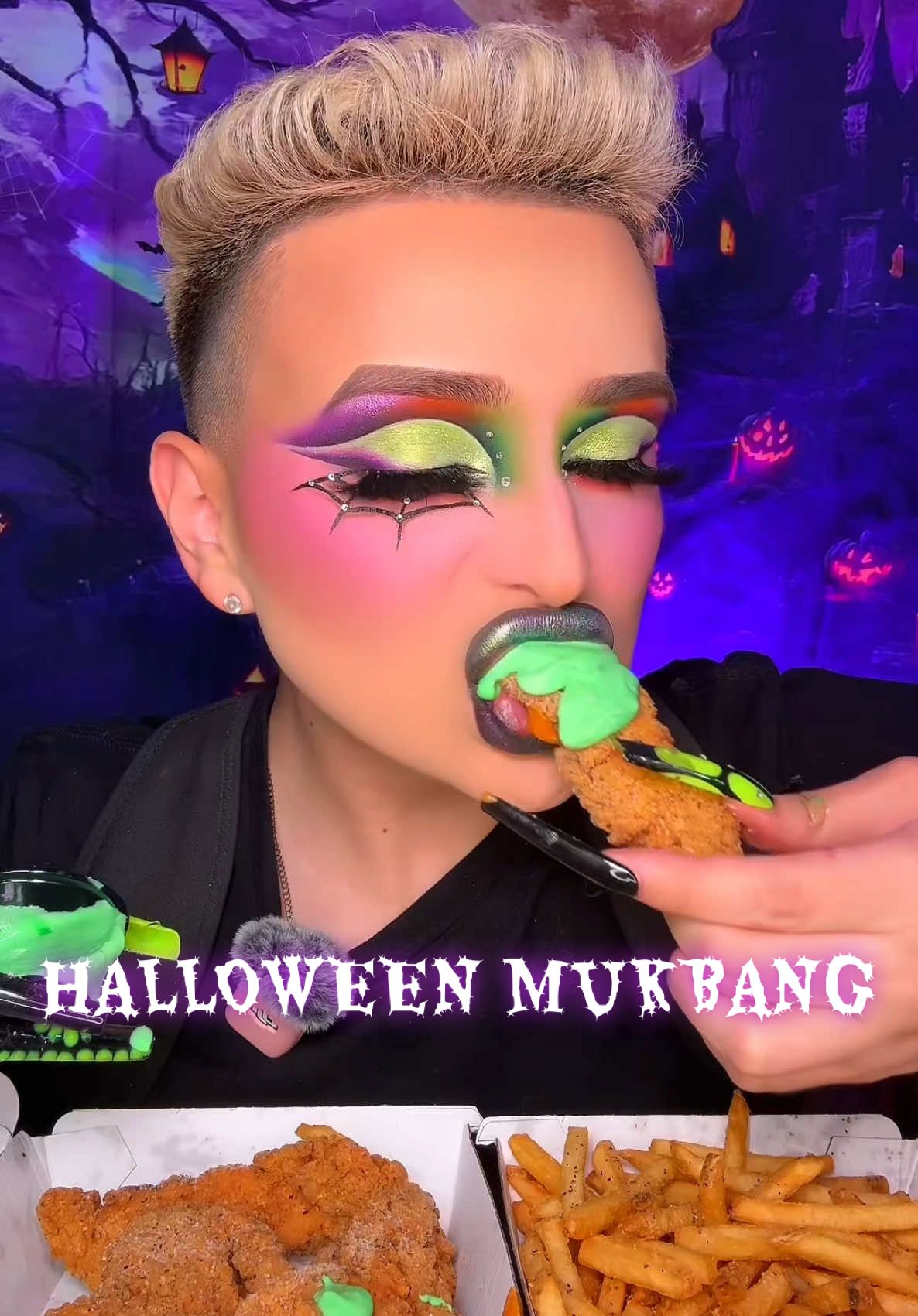 let’s do a halloween mukbang while eating buffalo wild wings and trying out their new halloween sauces 😈 which one do you wanna try👀 also should i start doing more mukbangs / eating shows? 🫣 #fyp #halloween #mukbang #eatingshow #buffalowildwings @Buffalo Wild Wings 