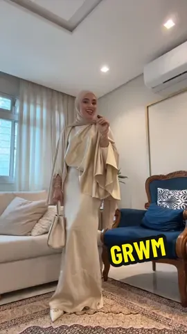 O áudio caiu no fim mas o importante é o salto e a bolsa da Luz da Lua fazendo TUDO nesse look!!! @Luz da Lua te amo! 