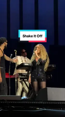 Shake It Off - Mariah Carey in Melbourne #shakeitoff #fridayzlive #mariahcarey #melbourne #concert 