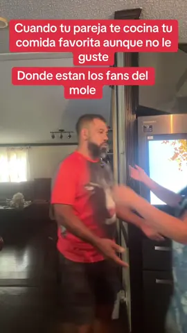 Aunque a mi esposa no le gusta la comida de mi rancho ella aprendió a cocinarla #Relationship #couple #couplelove #mexicanfood 