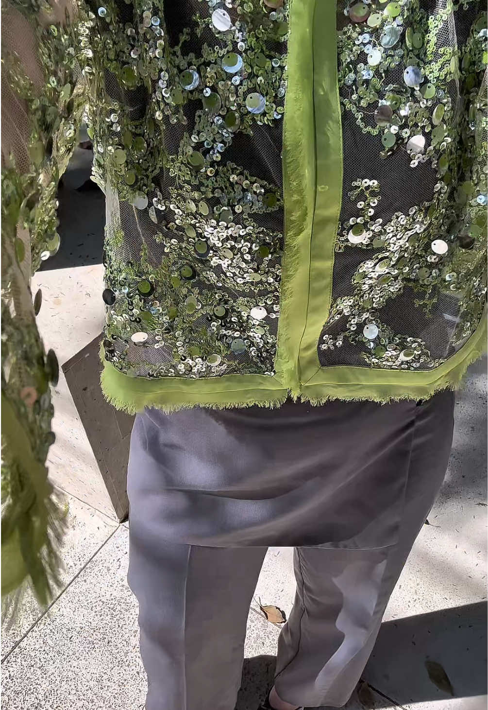 corporate… but make it cool 💚 les recomiendo probar esta color combo ame! #workootdinspo #inspooutfit #outfitdetails #outfitcolorideas #fashiontiktok 