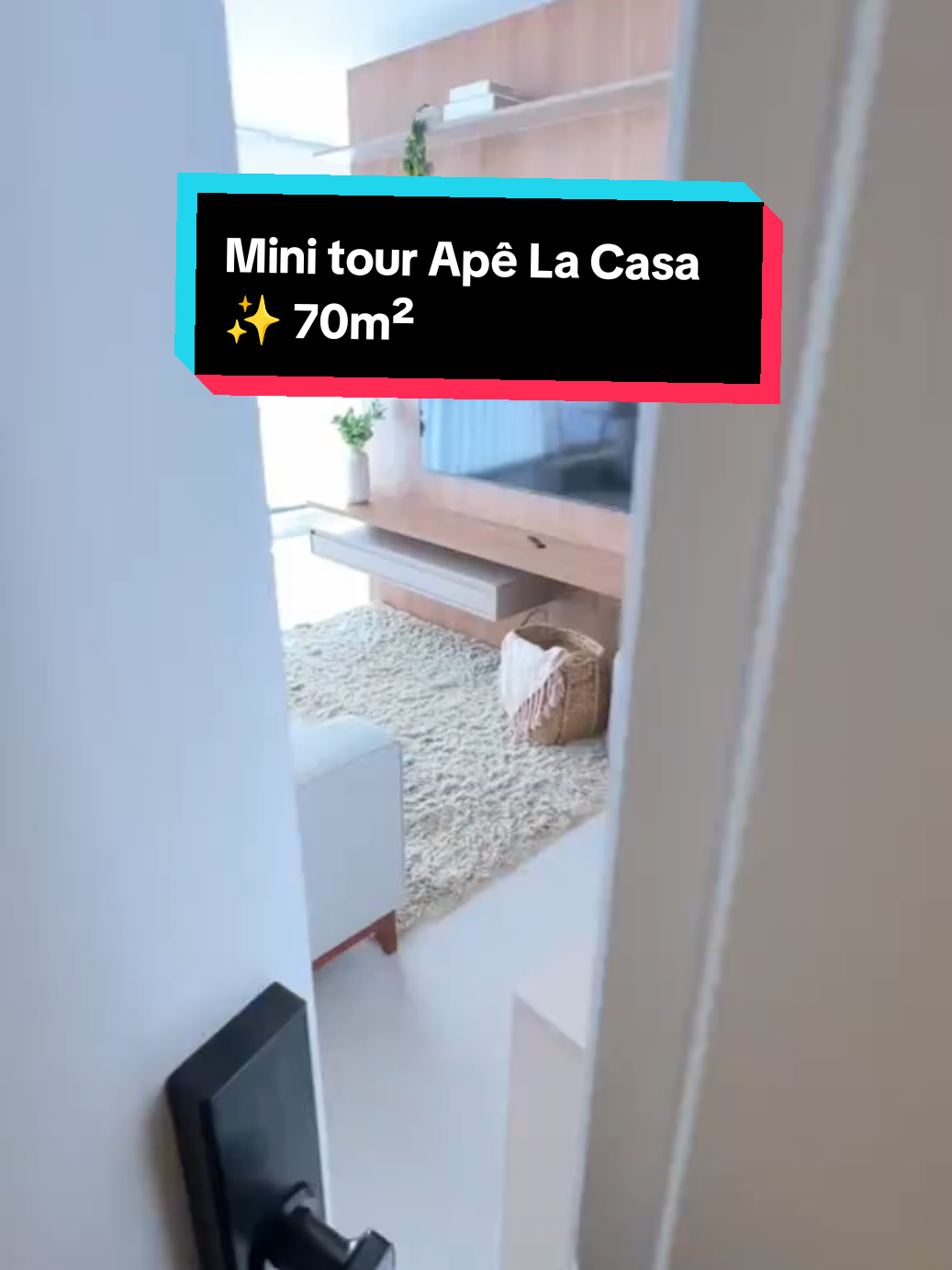 Mini tour Apê La Casa ✨ 70m² - @stocklerarquitetura. O tour completo tá no YouTube! (Link na Bio) #tourpeloapartamento #decor #decoracao #inspiracao #arquitetura