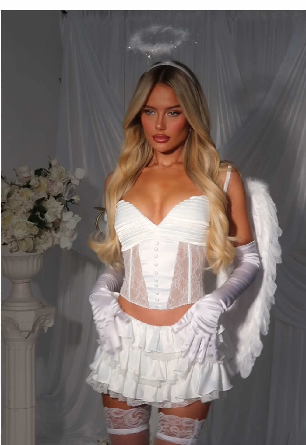 Angel energy only this Halloween ✨🕊️ #halloween #halloweencostume #halloweenlook #iconichalloweencostume #angelcostume 