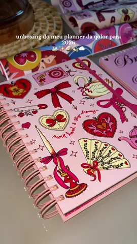 Mais um ano de @Qolor e sigo APAIXONADA! Arrasaram, meninas! ✨ #fy #planner #planner2026 #muitoqolor #plannerqolor