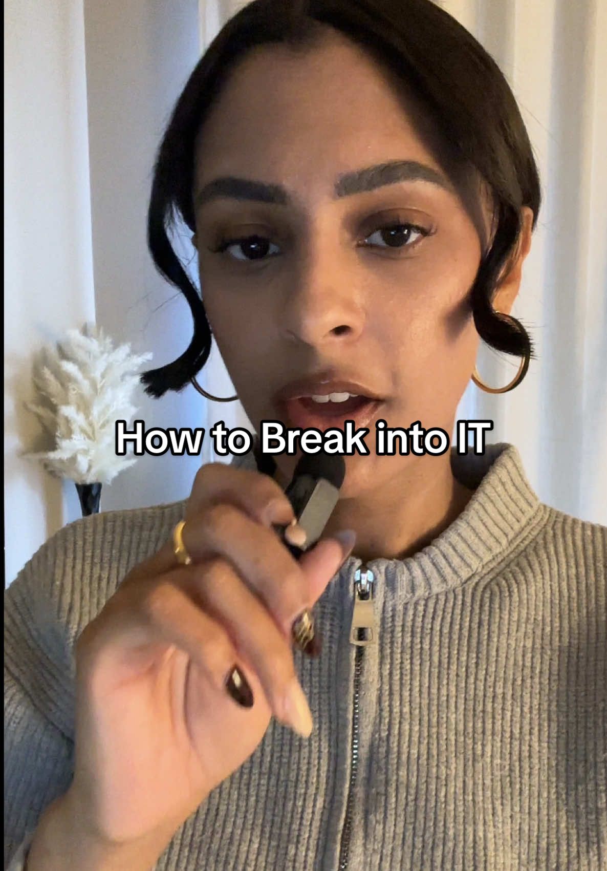 Start at the help desk to get your foot in the door. Then you can move on. #cybersecurity #techtok #womeninstem #fyp 