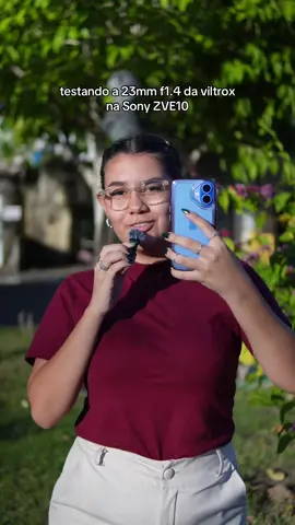 eu to APAIXONADA nessa lente nova!!! #23mm #sonyzve10 #videomaker #filmmaker #camera @Viltrox @Viltrox 