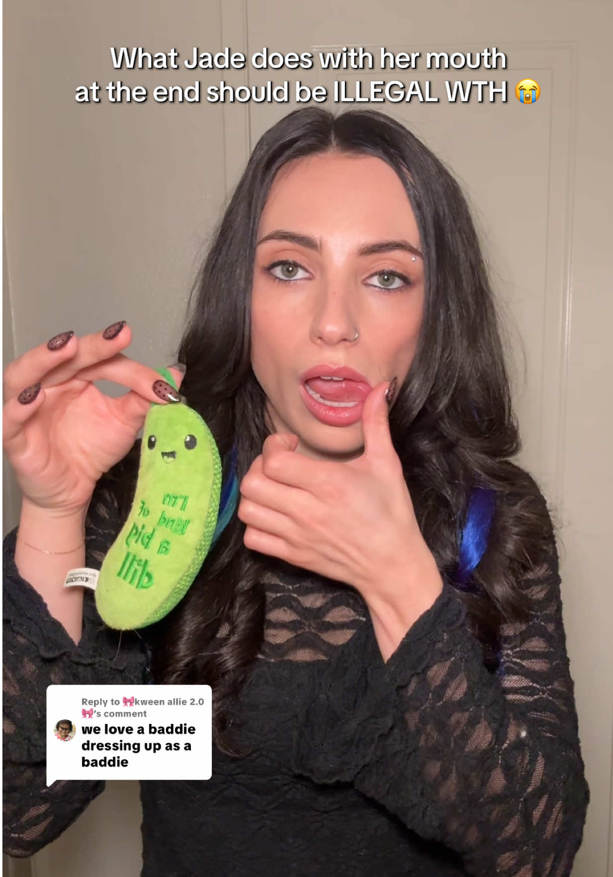 Replying to @🎀kween allie 2.0🎀 WHAT IS SHE IMPLYING?? 😨 @Sophia & Noelle 💖 #halloween #victorious #costumeideas #jadewest #bisexual 