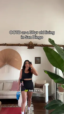 Todays #OOTD as a 30 year old who lives in San Diego & works from home 🫶🏼 