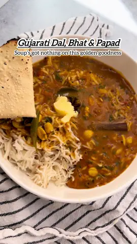 Gujarati dal is THE OG HUG IN A BOWL, full recipe link is in my bio! #lentilsoup #daalrecipe #vegetarian #recipecreator #brownmom 
