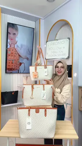 WAWWW KALIAN SUDAH PUNYA TOTEBAG UKURAN APA NII?????? #promomakangajian #fyp #mkmc 