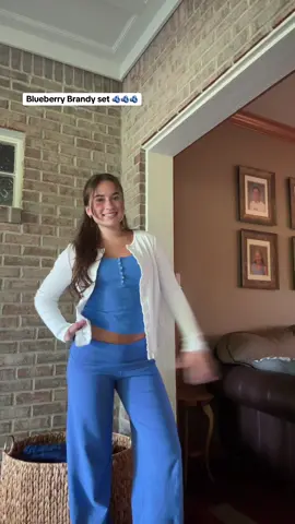 In loveeee with this color!!! 🫐🫐🫐#foryoupage #fyp #trend #OOTD @Brandy Melville 