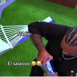 El salao no tiene días libres 😂😂😂